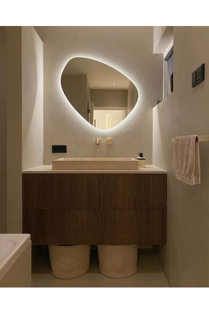 Nova Style : Miroir TOTEM de salle de bain avec LED