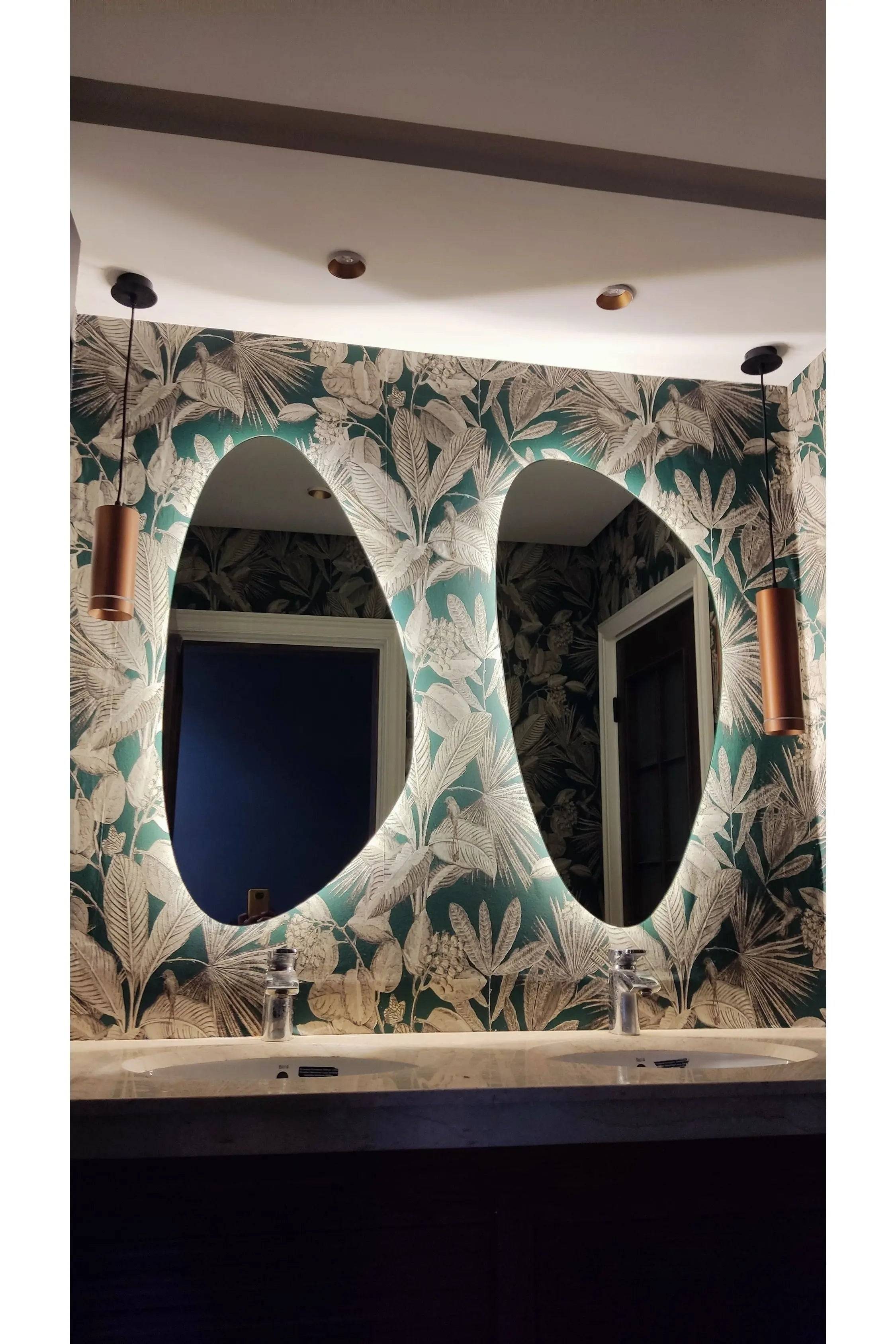 Nova Style : Deux Miroirs Upside-Down