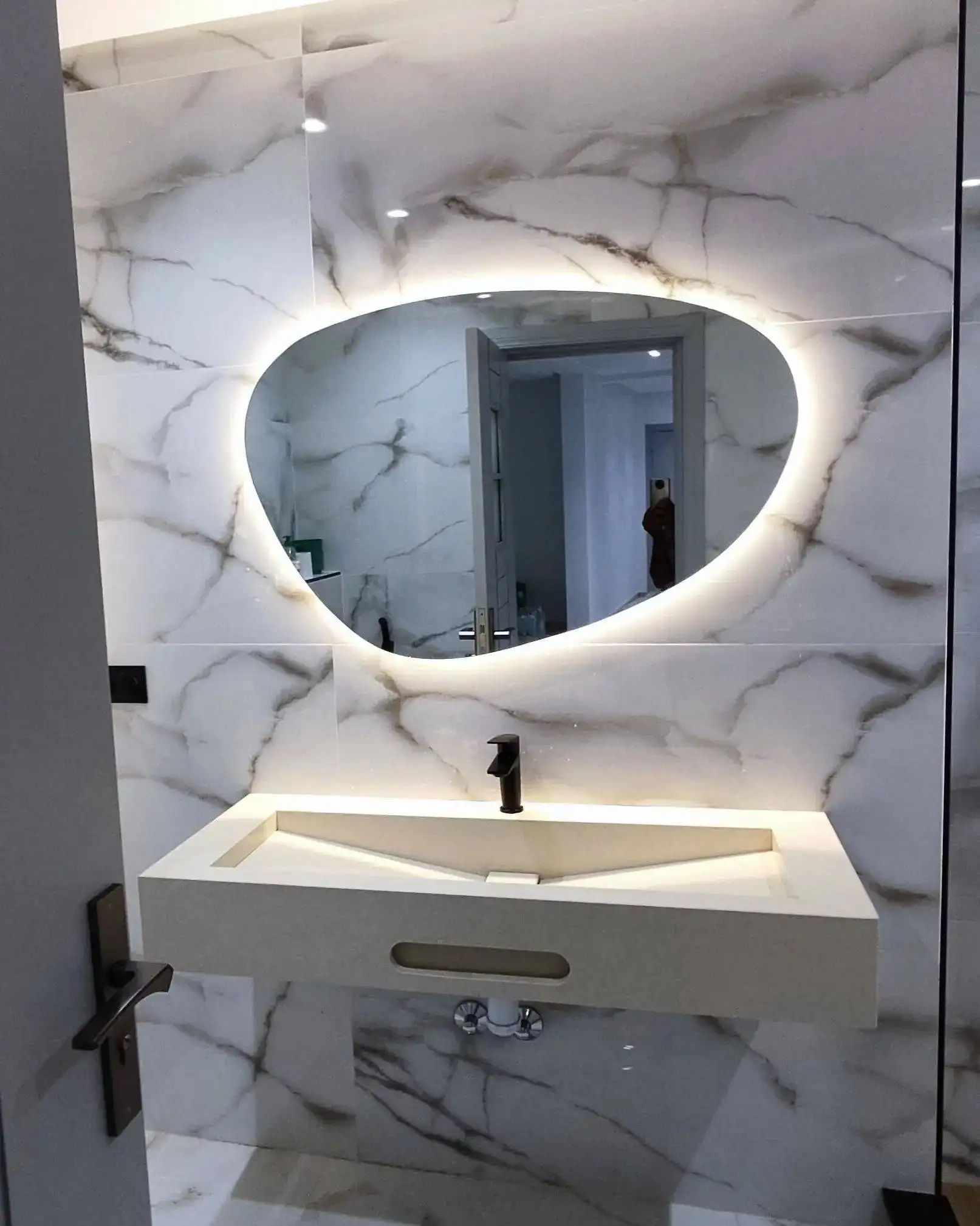 Miroir de salle de bain au Maroc - Galet Antibuée & Anticorrosion